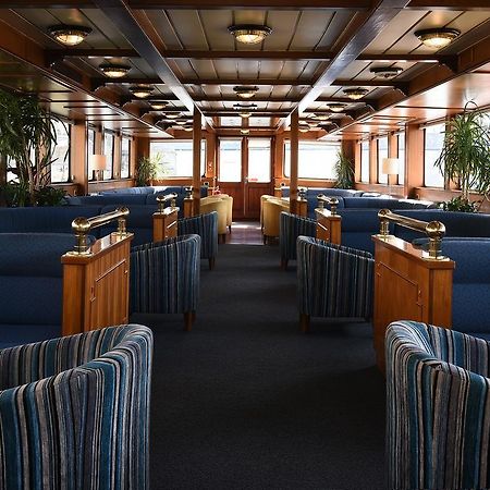 Invicta Ribeira Boat Hotel Порту Экстерьер фото