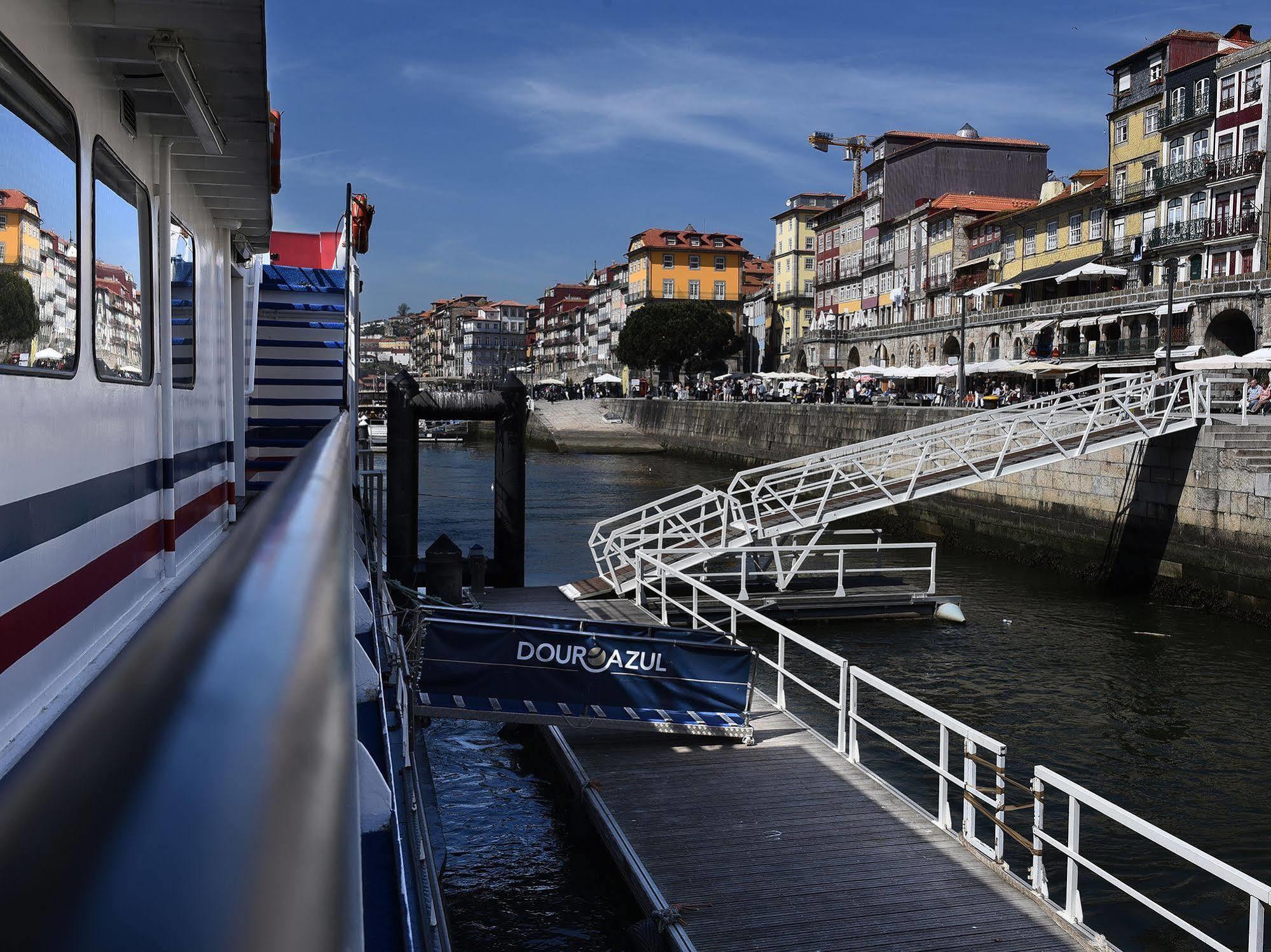 Invicta Ribeira Boat Hotel Порту Экстерьер фото